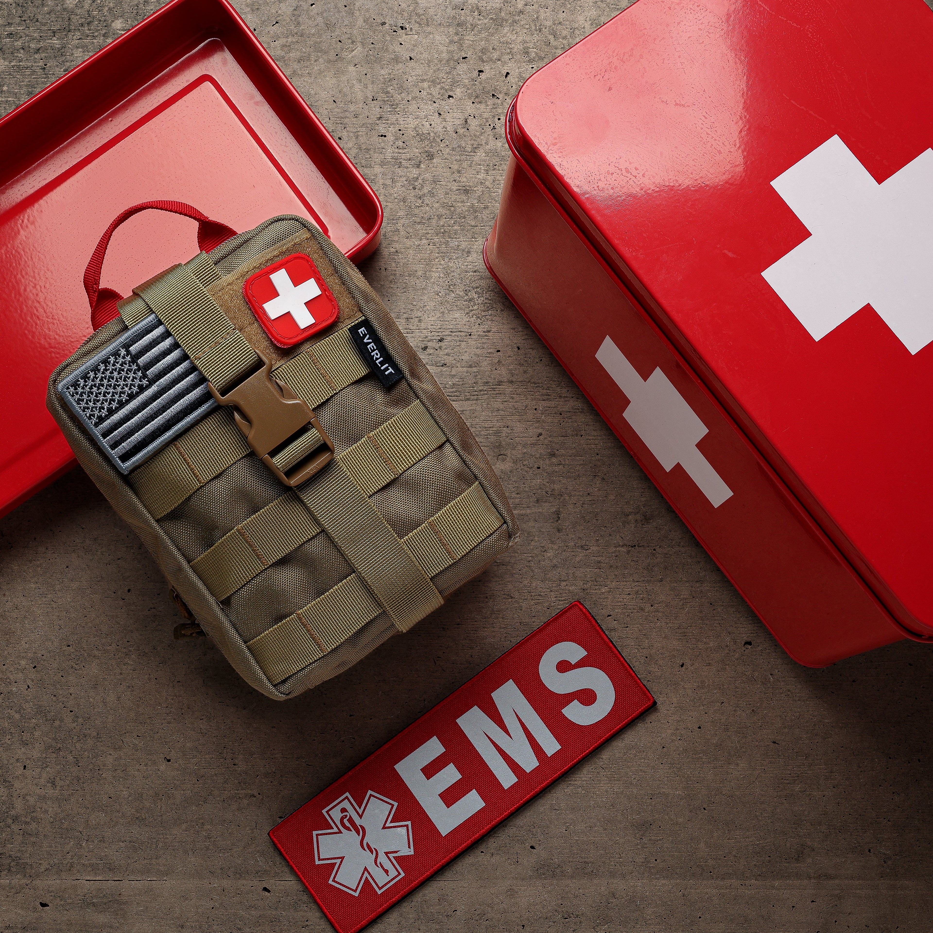 ESSENTIAL<br> SURVIVAL FIRST AID KIT